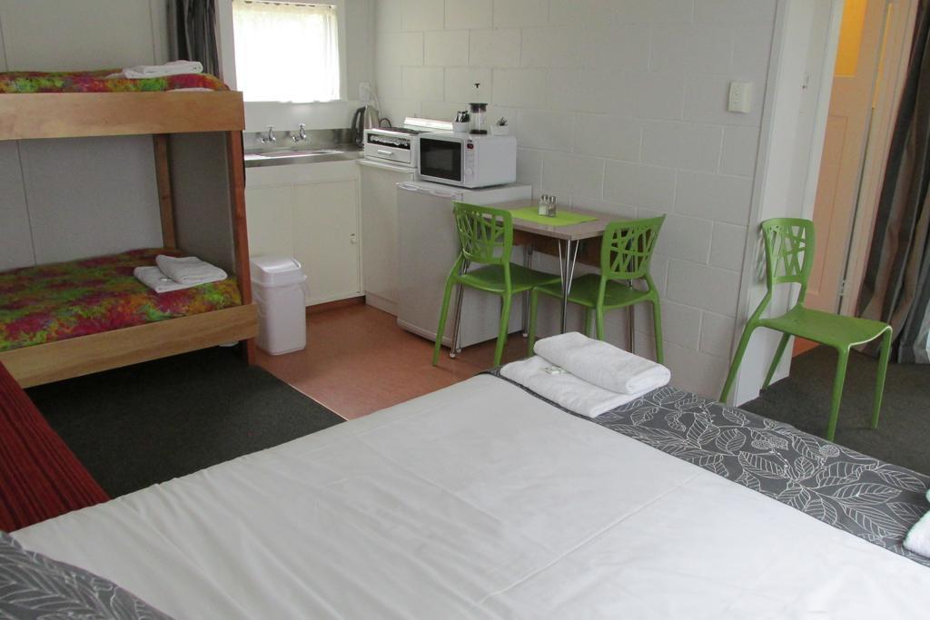 Fernwood Holiday Park Мотуэка Номер фото